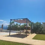 Beachfront Bliss Oasis Melíssion