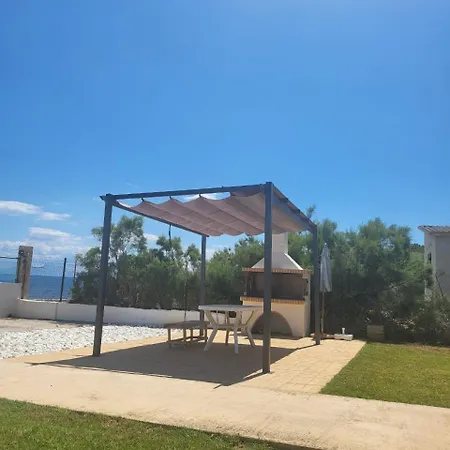 Beachfront Bliss Oasis Melíssion