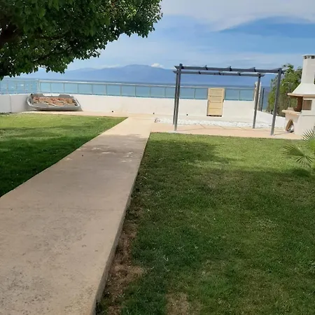 Beachfront Bliss Oasis Melíssion