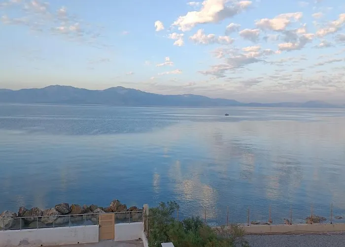 Beachfront Bliss Oasis Melíssion