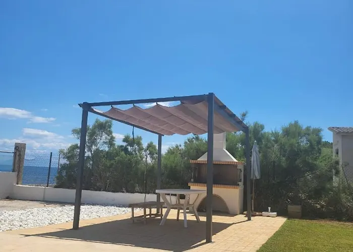 Beachfront Bliss Oasis Melíssion