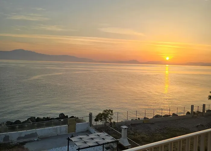 Beachfront Bliss Oasis Appartement Melíssion